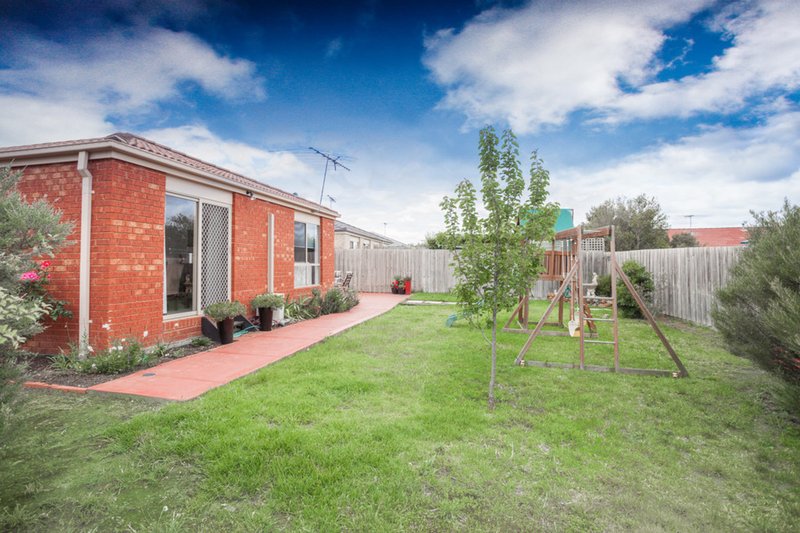 Photo - 2 Giffen Place, Sunbury VIC 3429 - Image 16