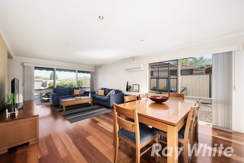 Photo - 2 Giles Court, Mill Park VIC 3082 - Image 3