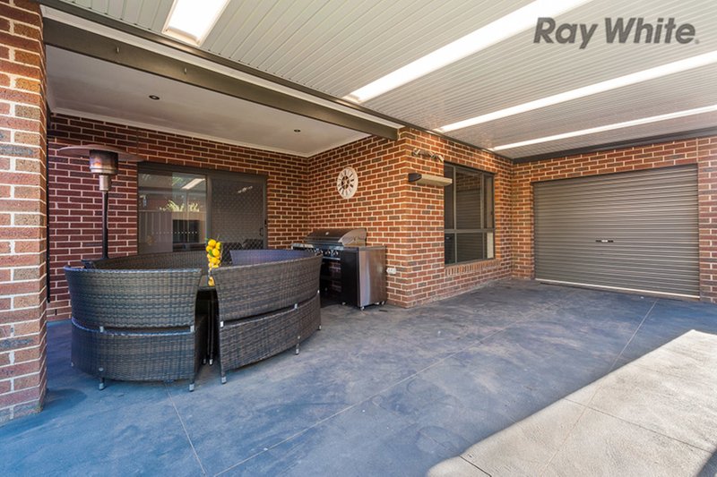 Photo - 2 Gill Place, Caroline Springs VIC 3023 - Image 15