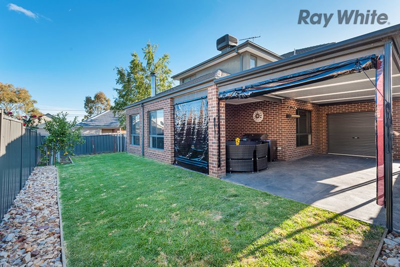 Photo - 2 Gill Place, Caroline Springs VIC 3023 - Image 16