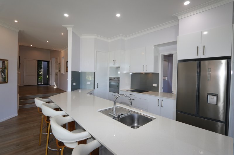 Photo - 2 Girraween Grove, Ashmore QLD 4214 - Image 5