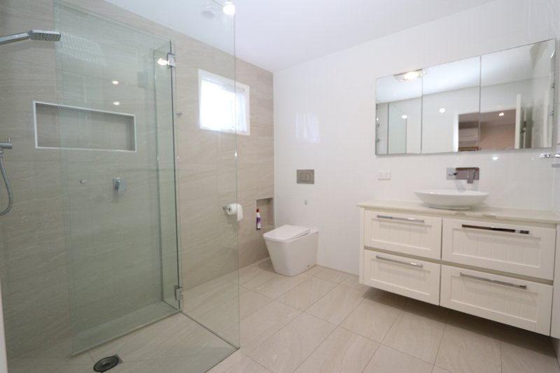 Photo - 2 Girraween Grove, Ashmore QLD 4214 - Image 10