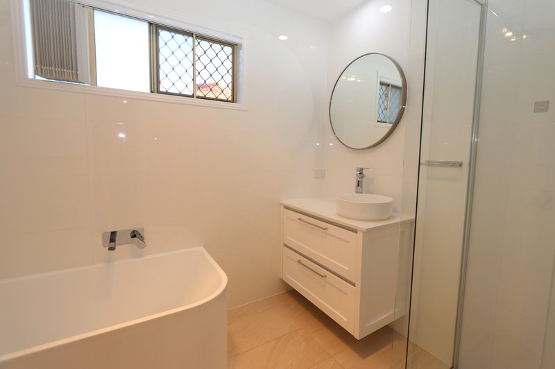 Photo - 2 Girraween Grove, Ashmore QLD 4214 - Image 14