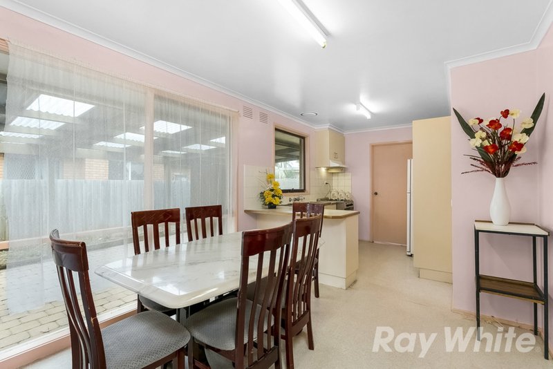 Photo - 2 Gladeswood Drive, Mulgrave VIC 3170 - Image 4