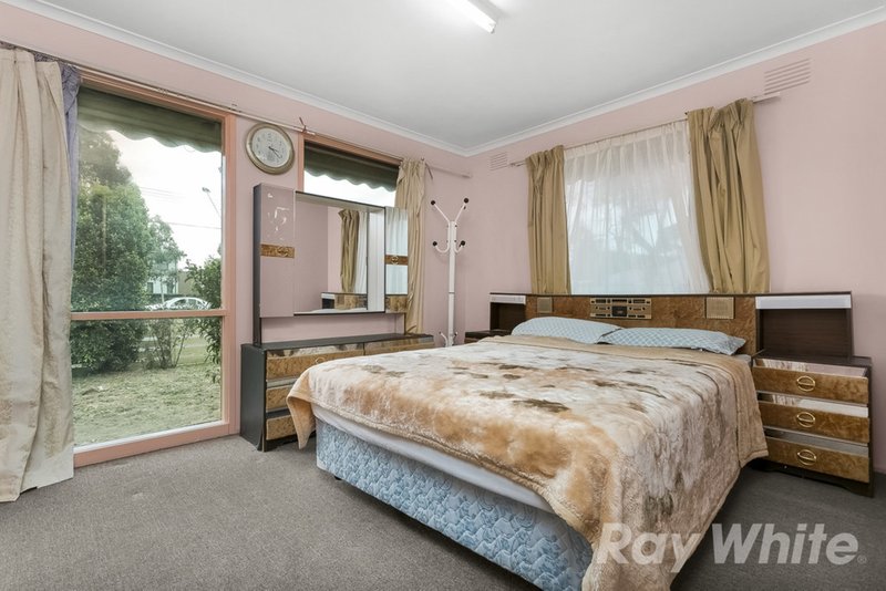 Photo - 2 Gladeswood Drive, Mulgrave VIC 3170 - Image 6