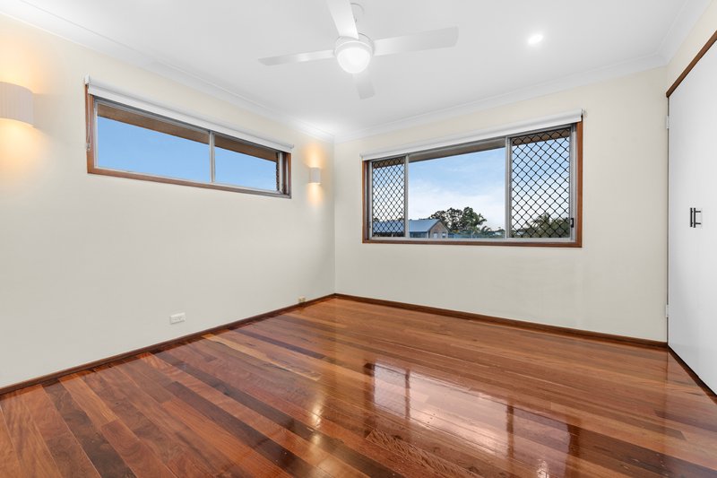 Photo - 2 Glamis Court, Carindale QLD 4152 - Image 6