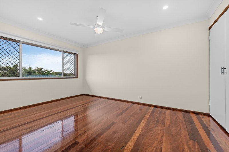 Photo - 2 Glamis Court, Carindale QLD 4152 - Image 8