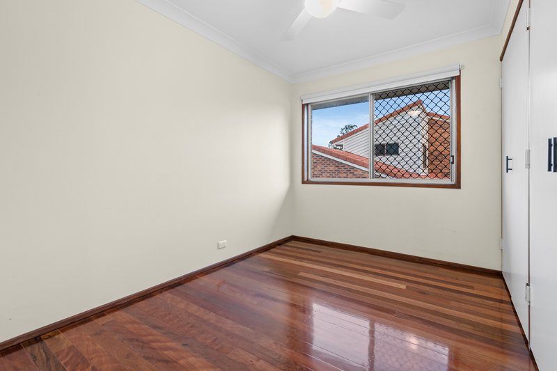 Photo - 2 Glamis Court, Carindale QLD 4152 - Image 9
