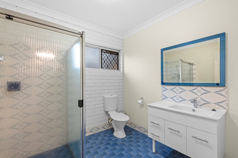 Photo - 2 Glamis Court, Carindale QLD 4152 - Image 14