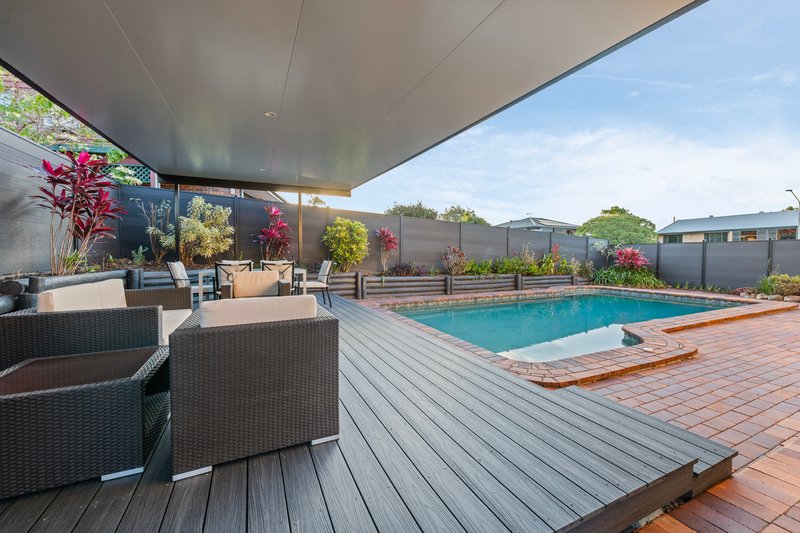 Photo - 2 Glamis Court, Carindale QLD 4152 - Image 16
