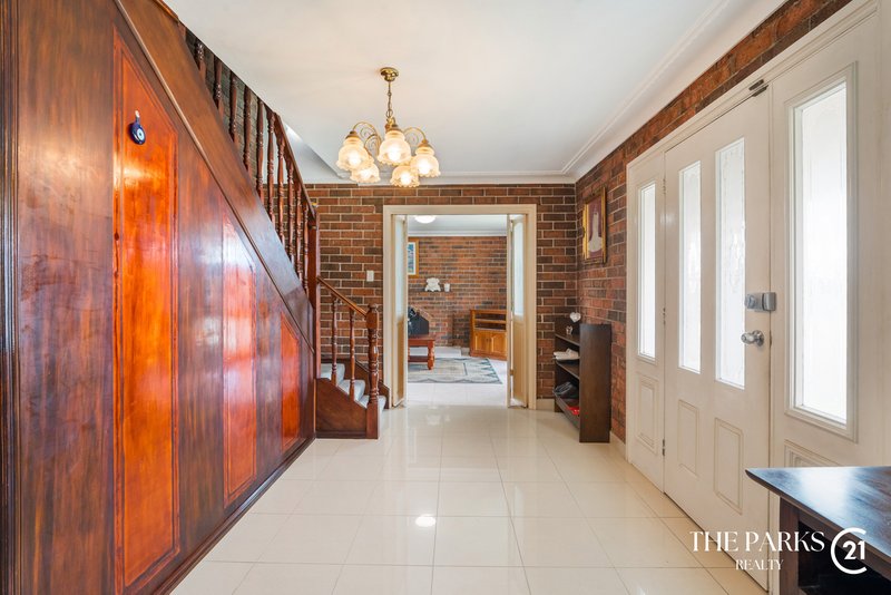 Photo - 2 Glen Osmond Crescent, Bossley Park NSW 2176 - Image 2