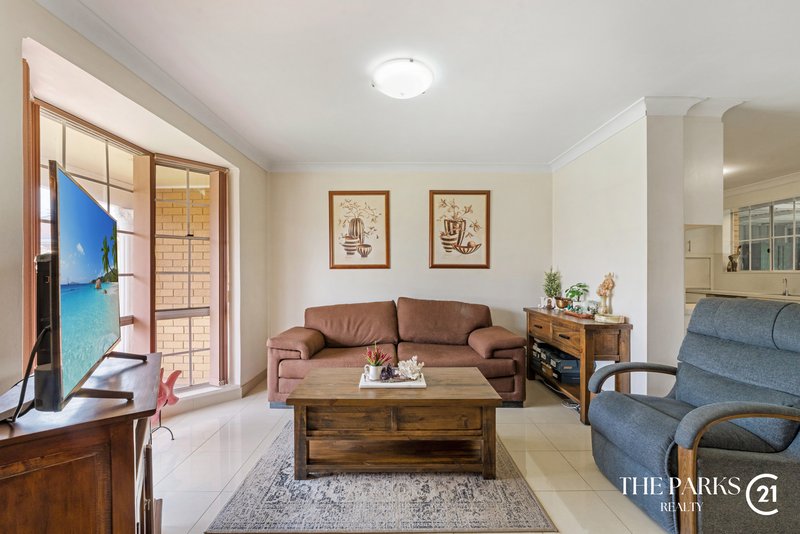 Photo - 2 Glen Osmond Crescent, Bossley Park NSW 2176 - Image 6