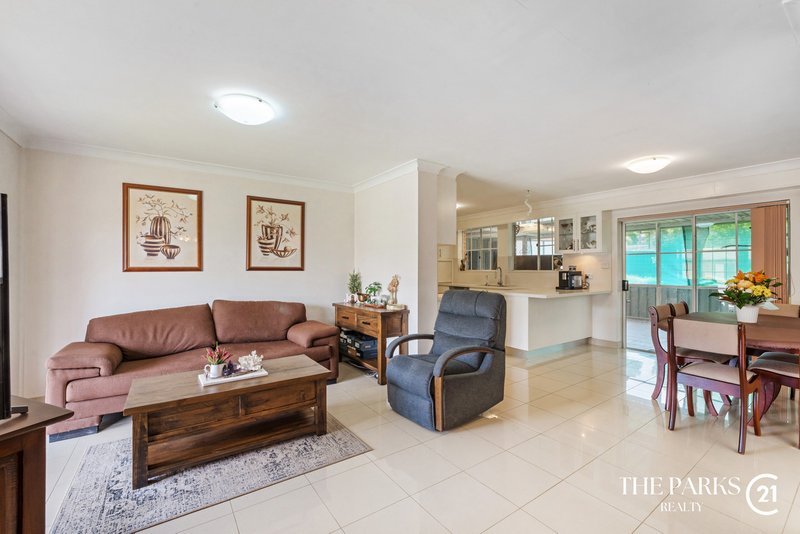 Photo - 2 Glen Osmond Crescent, Bossley Park NSW 2176 - Image 7