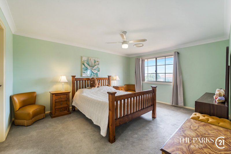 Photo - 2 Glen Osmond Crescent, Bossley Park NSW 2176 - Image 21