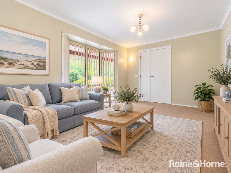Photo - 2 Glendale Crescent, Berwick VIC 3806 - Image 5