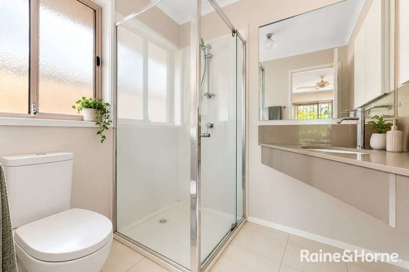 Photo - 2 Glendale Crescent, Berwick VIC 3806 - Image 7