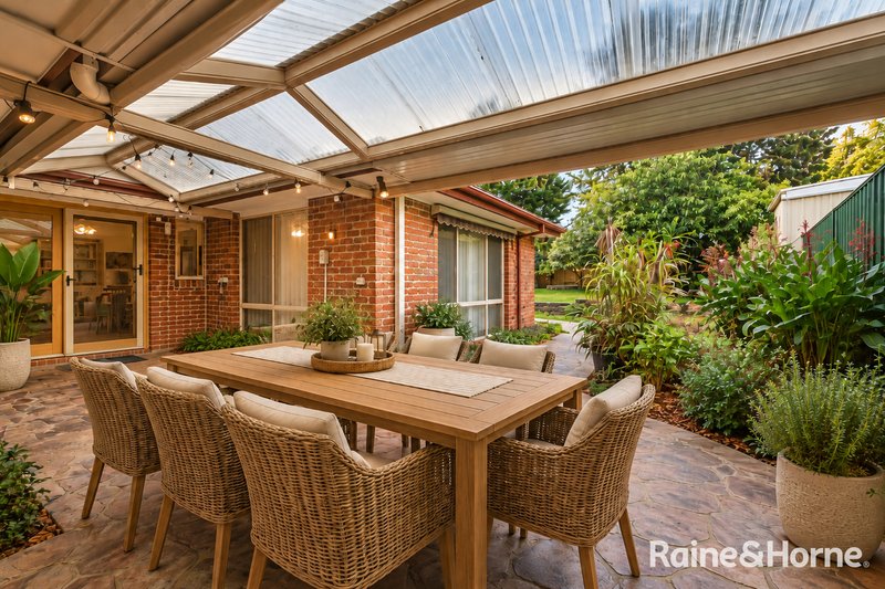 Photo - 2 Glendale Crescent, Berwick VIC 3806 - Image 13