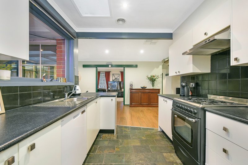 Photo - 2 Glenelg Drive, Clayton South VIC 3169 - Image 4