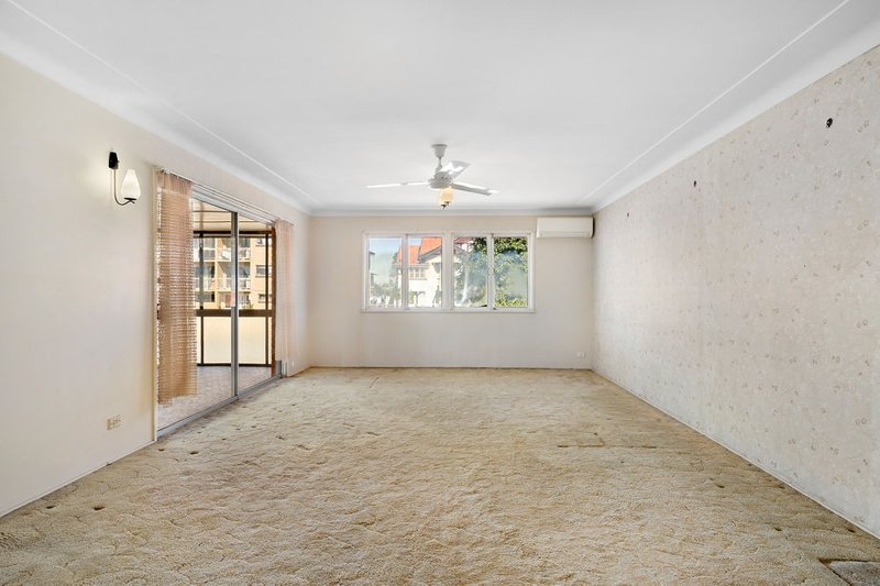 Photo - 2 Glenfern Avenue, Kedron QLD 4031 - Image 8