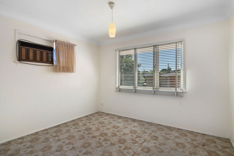 Photo - 2 Glenfern Avenue, Kedron QLD 4031 - Image 16