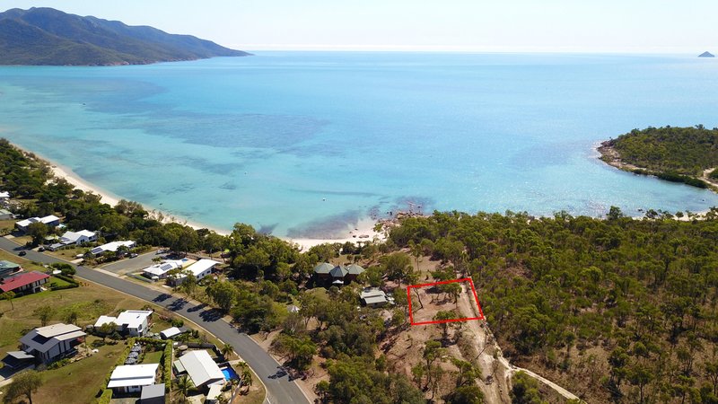 Photo - 2 Gloucester Avenue, Hideaway Bay QLD 4800 - Image 3