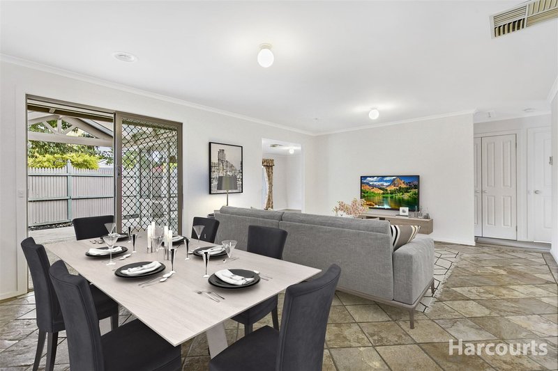 Photo - 2 Golden Leaf Avenue, Narre Warren South VIC 3805 - Image 3