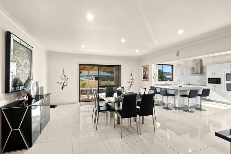 Photo - 2 Gould Place, Lake Illawarra NSW 2528 - Image 2