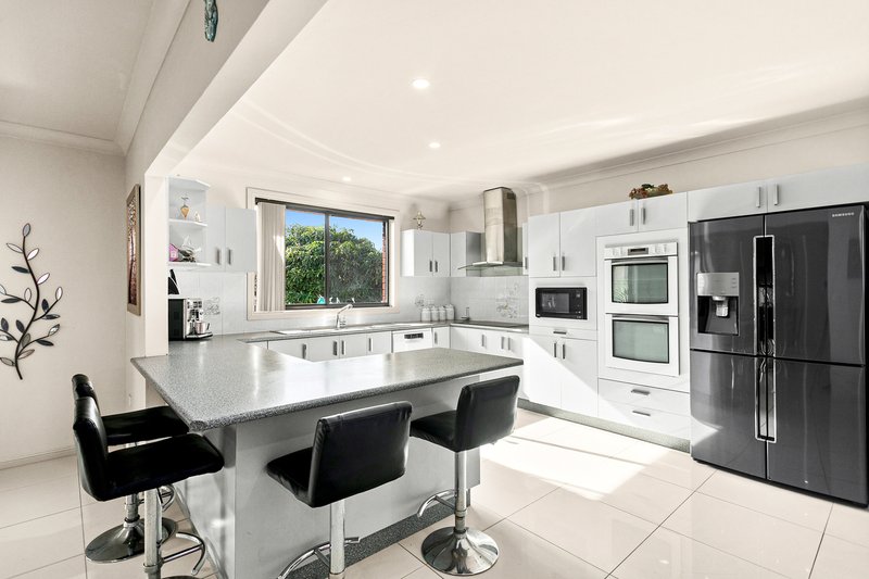 Photo - 2 Gould Place, Lake Illawarra NSW 2528 - Image 3