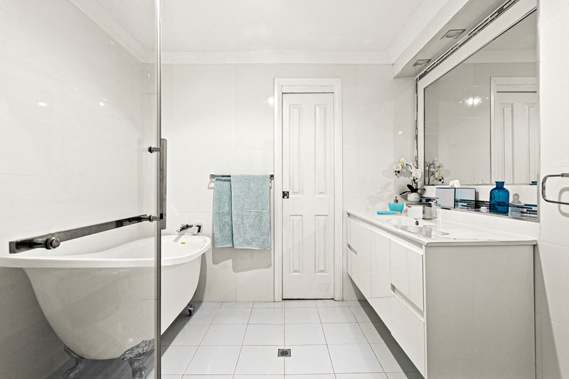 Photo - 2 Gould Place, Lake Illawarra NSW 2528 - Image 7