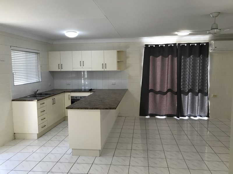 Photo - 2 Gould Street, Thuringowa Central QLD 4817 - Image 2