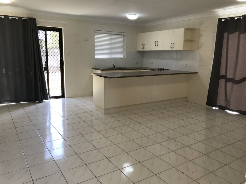 Photo - 2 Gould Street, Thuringowa Central QLD 4817 - Image 3