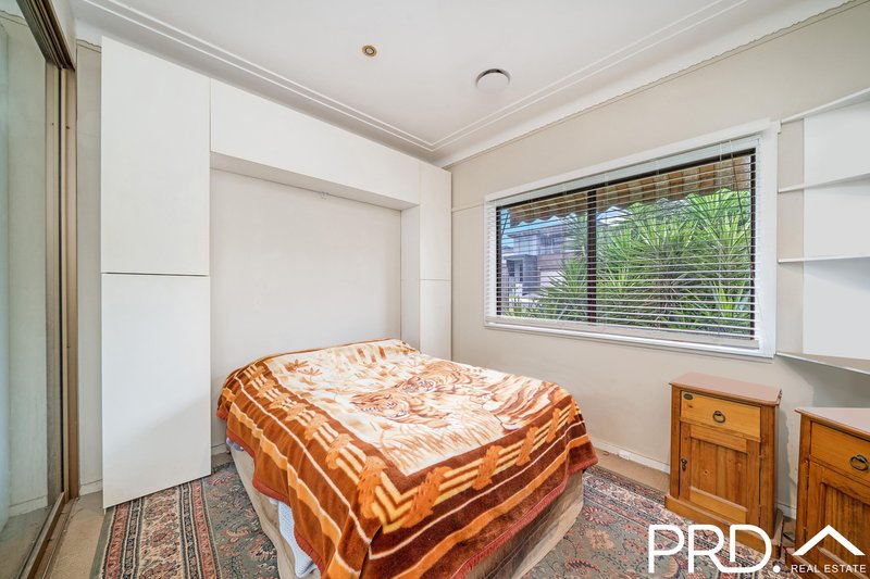 Photo - 2 Gracemar Avenue, Panania NSW 2213 - Image 3