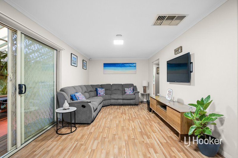 Photo - 2 Graf Way, Point Cook VIC 3030 - Image 9