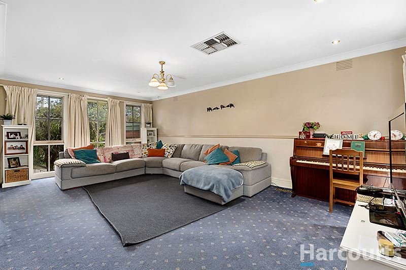 Photo - 2 Grail Court, Glen Waverley VIC 3150 - Image 3