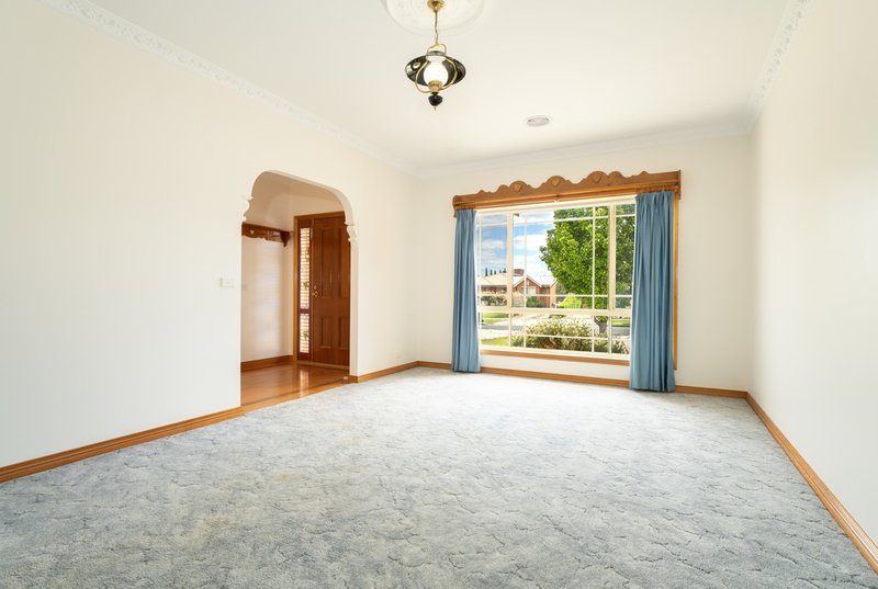 Photo - 2 Granby Crescent, Highton VIC 3216 - Image 5