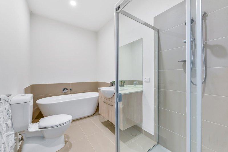 Photo - 2 Grasslands Loop, Keysborough VIC 3173 - Image 6