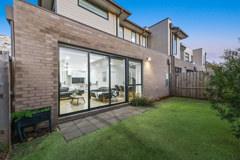 Photo - 2 Grasslands Loop, Keysborough VIC 3173 - Image 9