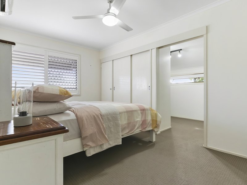 Photo - 2 Green Street, Banksia Beach QLD 4507 - Image 19