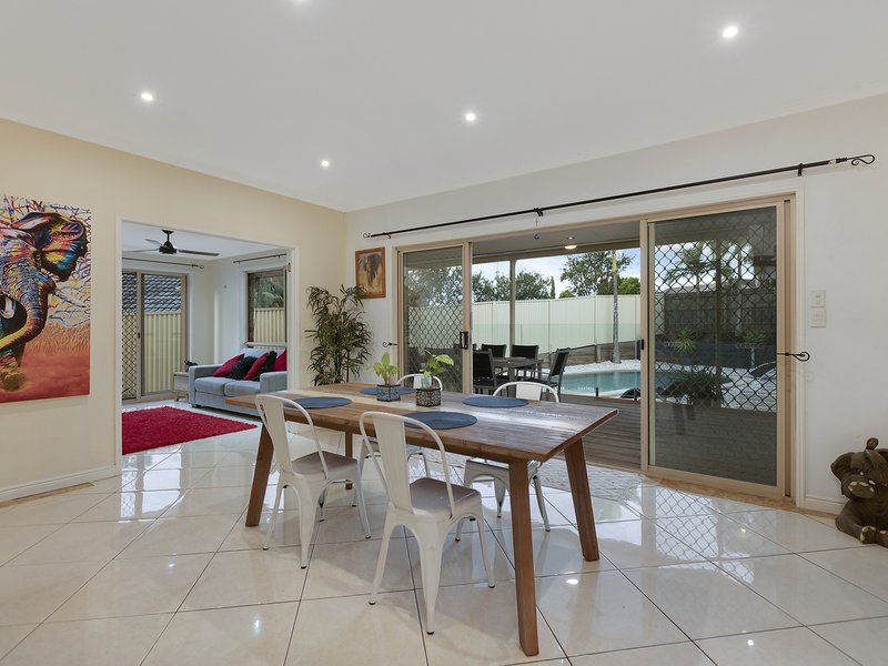 Photo - 2 Greg Norman Cres , Parkwood QLD 4214 - Image 11