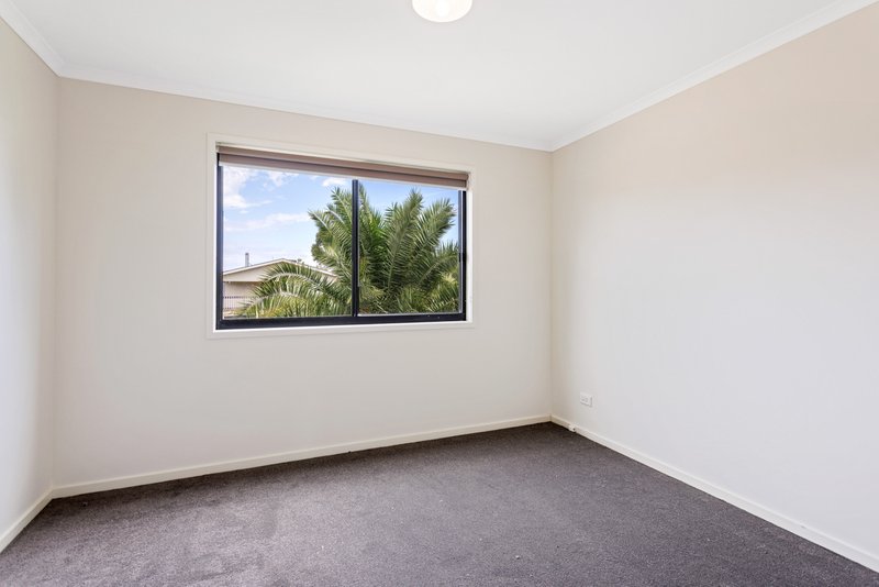 Photo - 2 Grevilia Close, Cowes VIC 3922 - Image 2