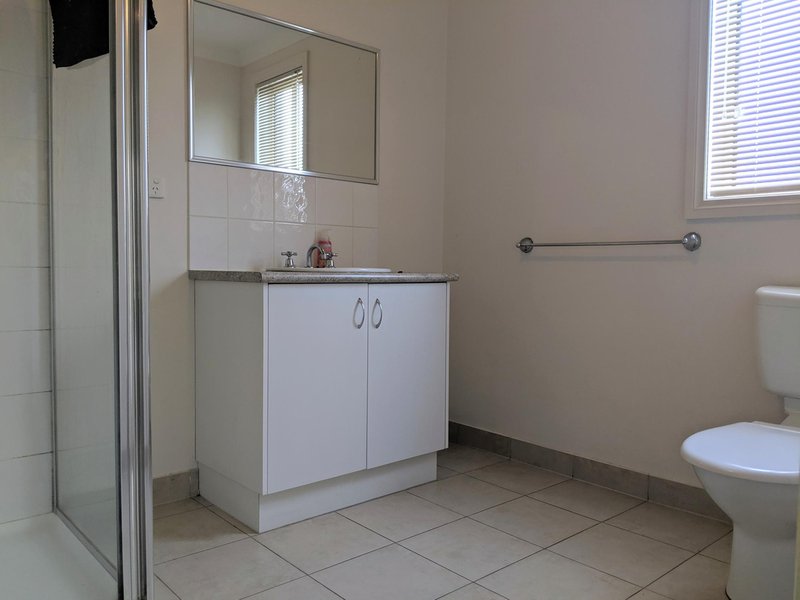 Photo - 2 Grout Court, Sunbury VIC 3429 - Image 5