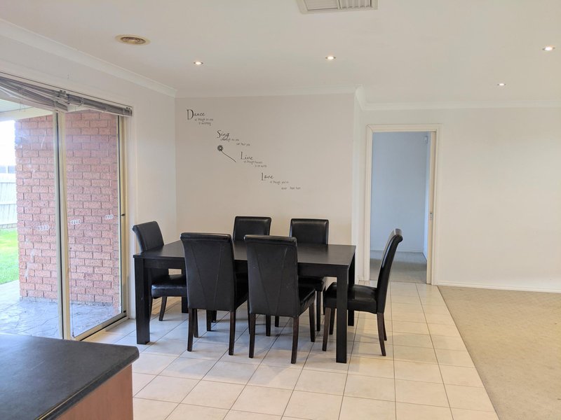 Photo - 2 Grout Court, Sunbury VIC 3429 - Image 8