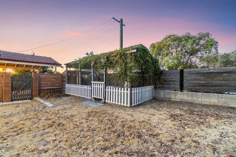 Photo - 2 Gum Court, Yangebup WA 6164 - Image 24