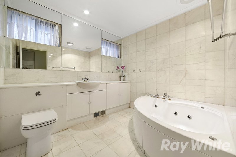 Photo - 2 Gyton Avenue, Glen Waverley VIC 3150 - Image 8