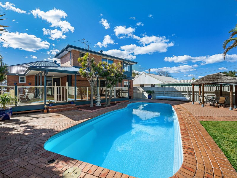 2 Haddon Crescent, Marks Point NSW 2280