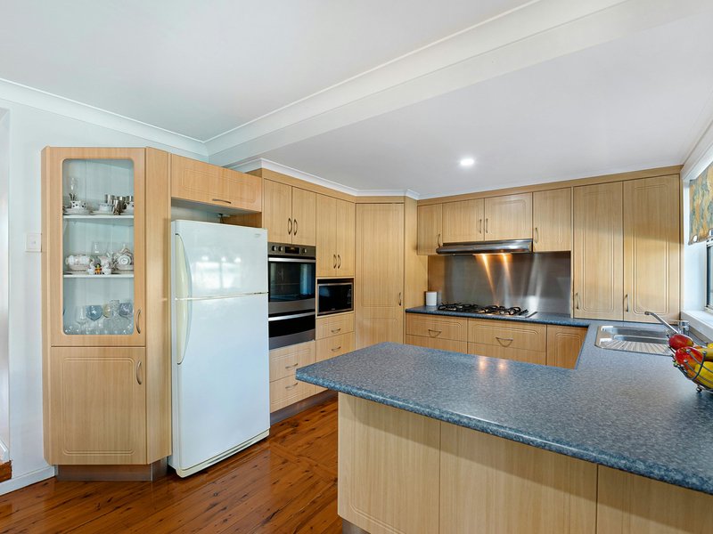 Photo - 2 Haddon Crescent, Marks Point NSW 2280 - Image 3