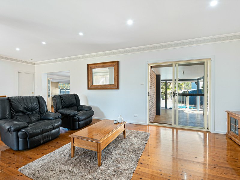 Photo - 2 Haddon Crescent, Marks Point NSW 2280 - Image 4