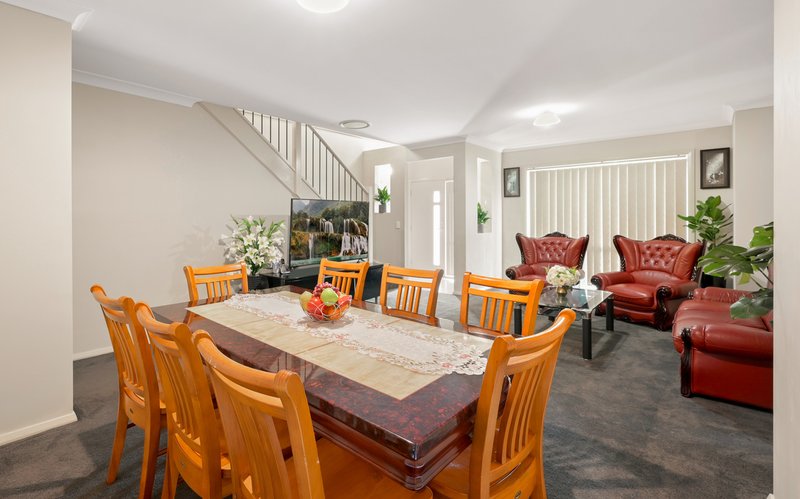 Photo - 2 Hadlow Avenue, Glenfield NSW 2167 - Image 3