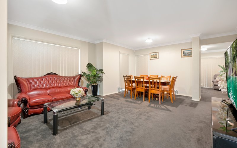 Photo - 2 Hadlow Avenue, Glenfield NSW 2167 - Image 6