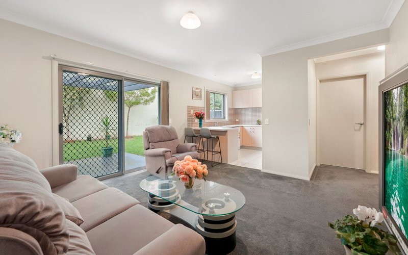 Photo - 2 Hadlow Avenue, Glenfield NSW 2167 - Image 9